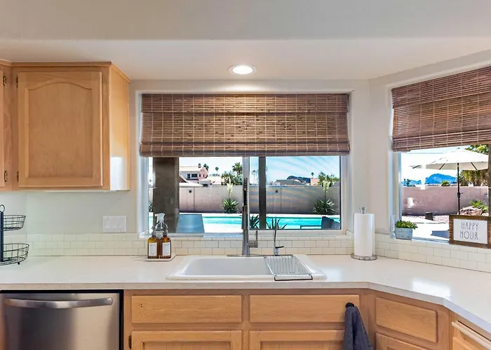 Holiday home Centrally Located Havasu W/ Huge Patio!