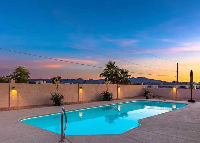 Centrally Located Havasu W/ Huge Patio! Holiday home