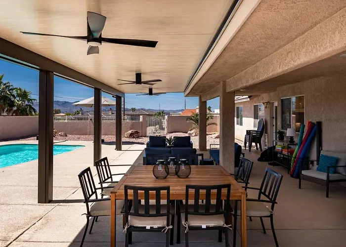 Centrally Located Havasu W/ Huge Patio! Holiday home Lake Havasu City
