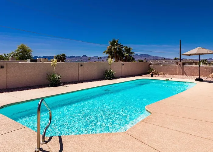 Centrally Located Havasu W/ Huge Patio! Holiday home *