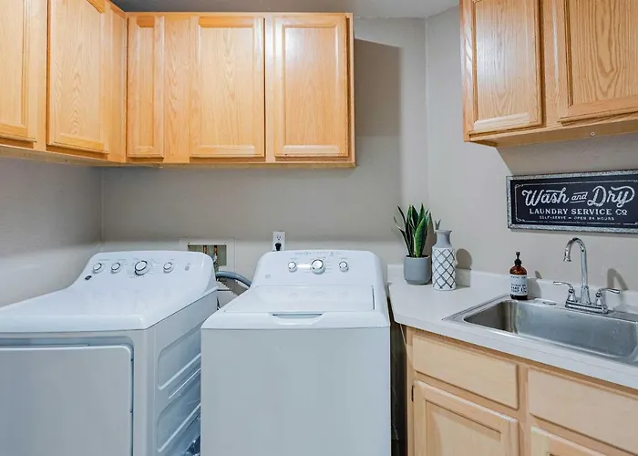 Holiday home Centrally Located Havasu W/ Huge Patio!